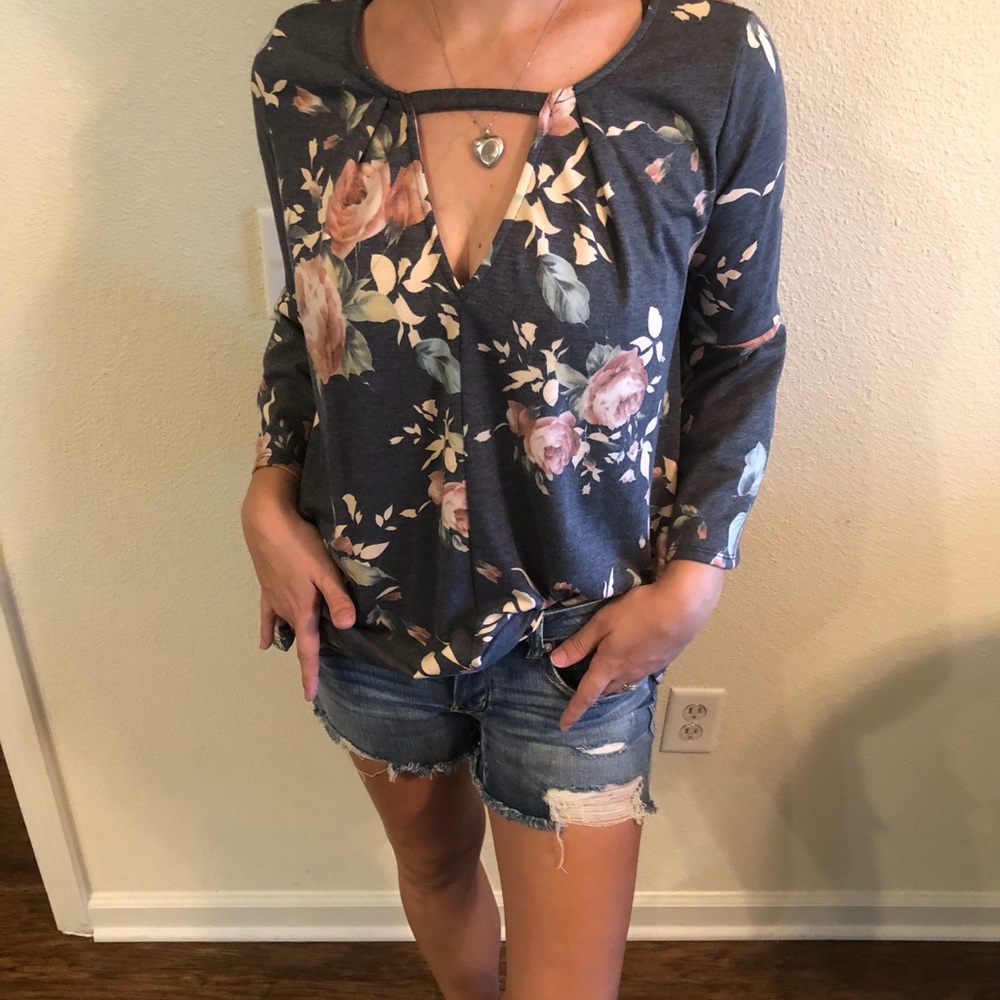 Floral top 3/4 length bell sleeve